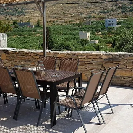 Kyparissos Blue Stonehouse בית נופש Álika