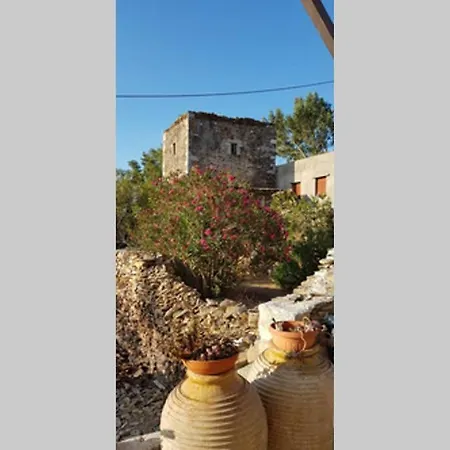 בית נופש Kyparissos Blue Stonehouse *