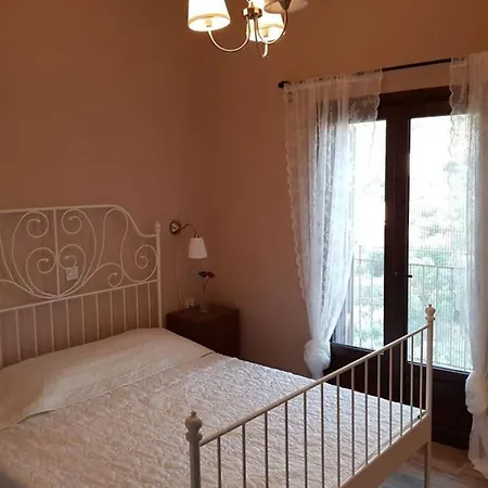Kyparissos Blue Stonehouse בית נופש *